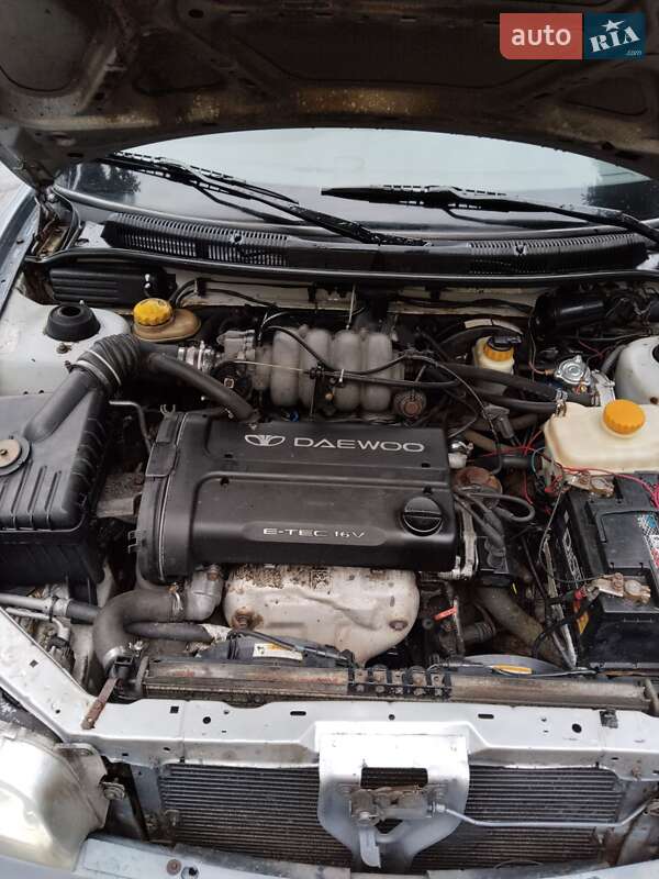 Седан Daewoo Nubira 1998 в Чутове