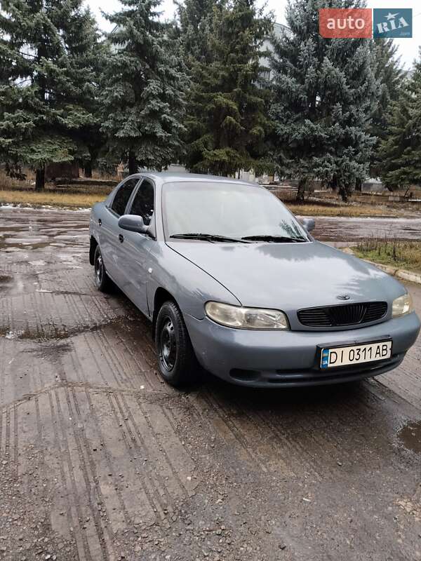 Седан Daewoo Nubira 1998 в Чутове