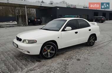 Седан Daewoo Nubira 1998 в Полтаве