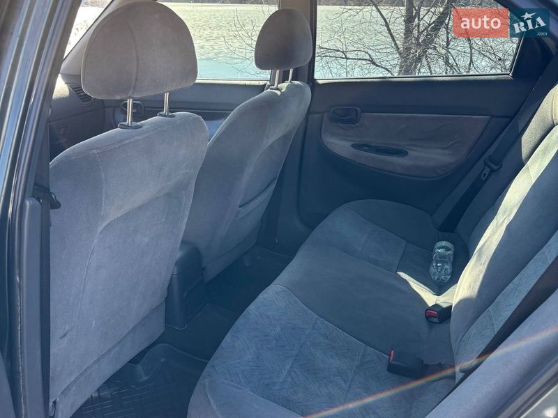 Седан Daewoo Nubira 1998 в Василькові