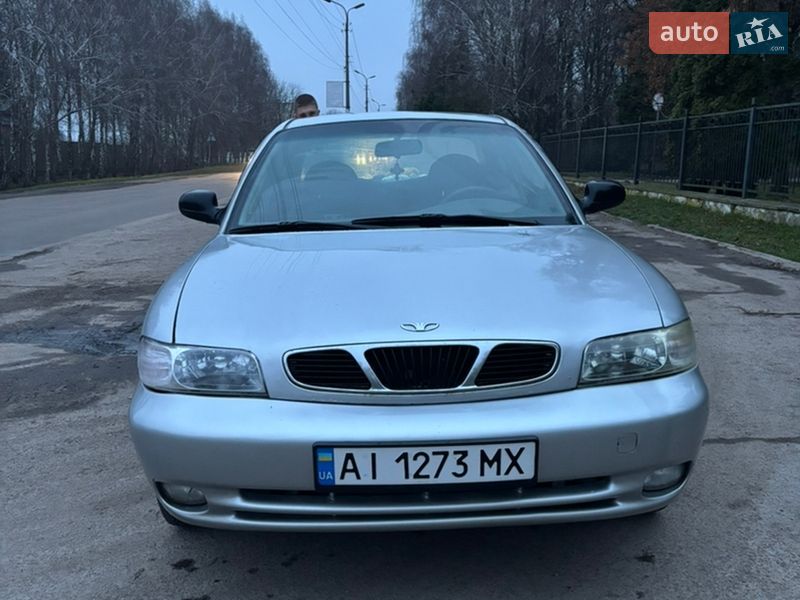 Седан Daewoo Nubira 1998 в Бобровиці