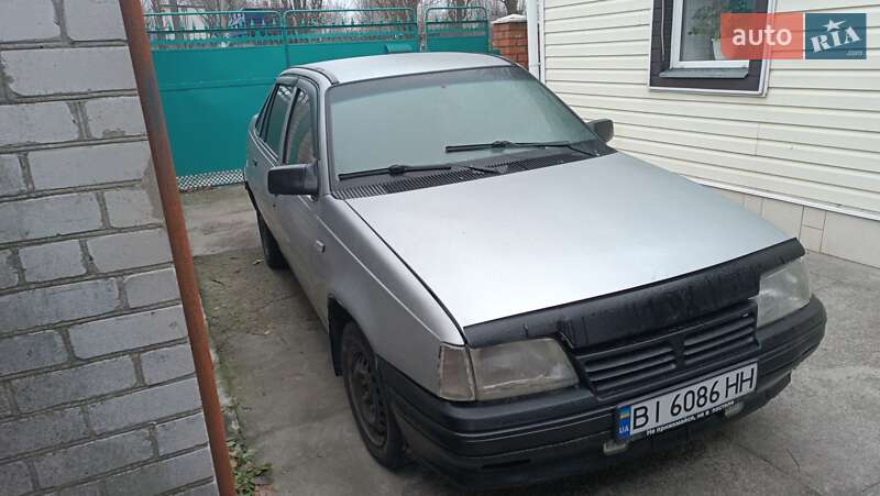 Седан Daewoo Racer 1995 в Кременчуге