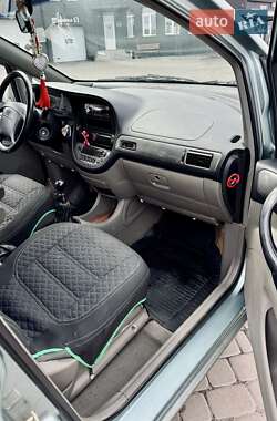 Минивэн Daewoo Rezzo 2004 в 