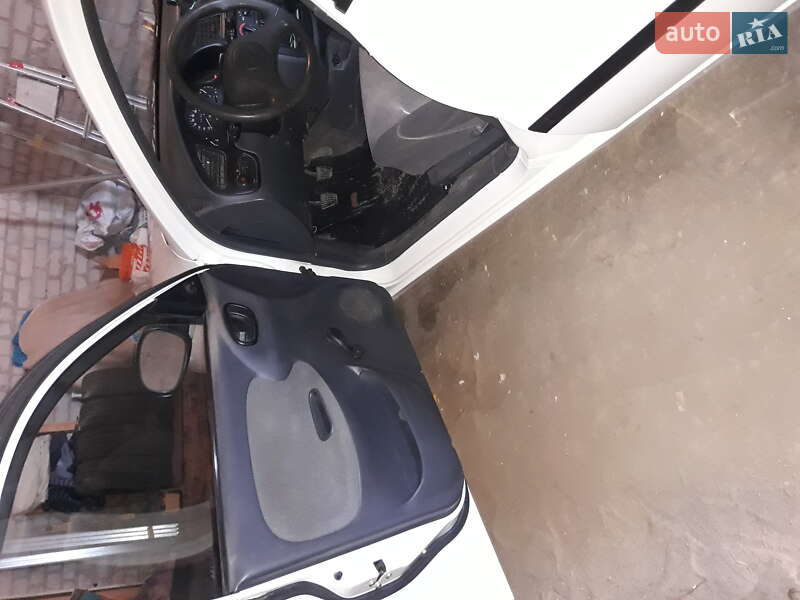 Седан Daewoo Sens 2004 в Харькове