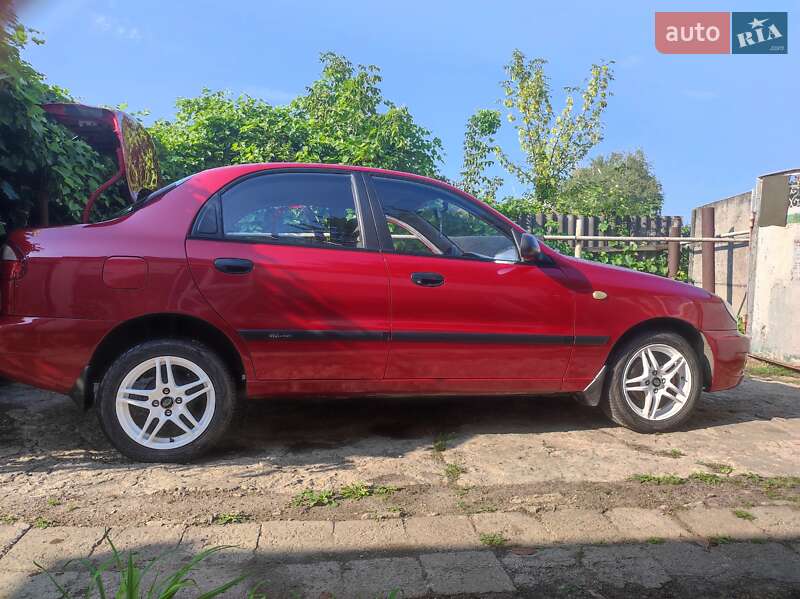 Седан Daewoo Sens 2008 в Первомайске