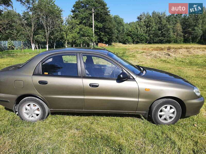 Седан Daewoo Sens 2004 в Львове