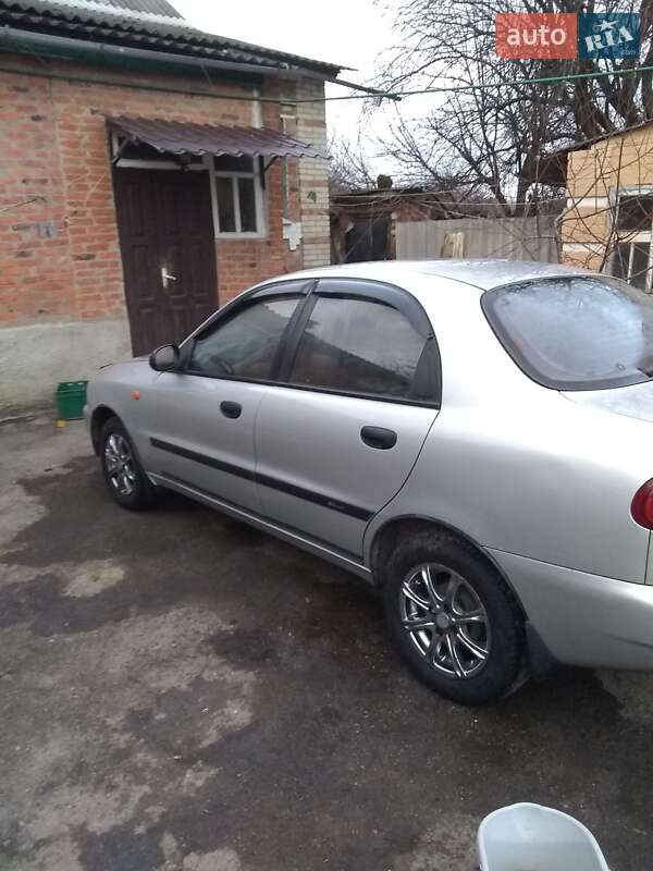 Седан Daewoo Sens 2004 в Дергачах