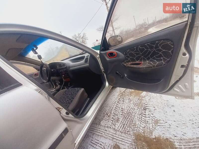 Седан Daewoo Sens 2004 в Тернополі