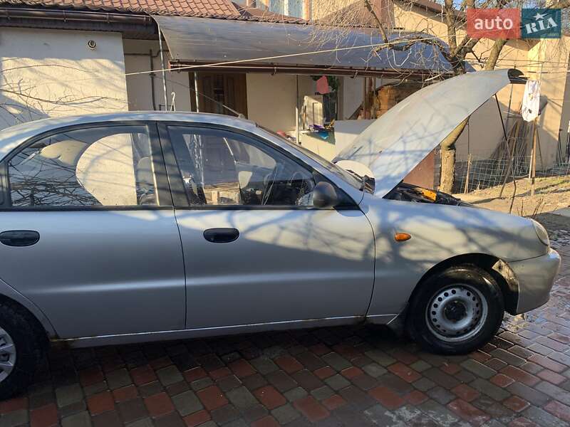 Седан Daewoo Sens 2004 в Чернігові
