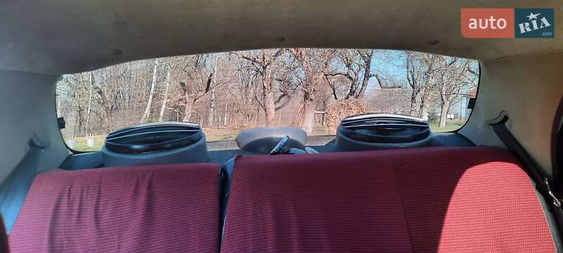 Седан Daewoo Sens 2006 в Косове