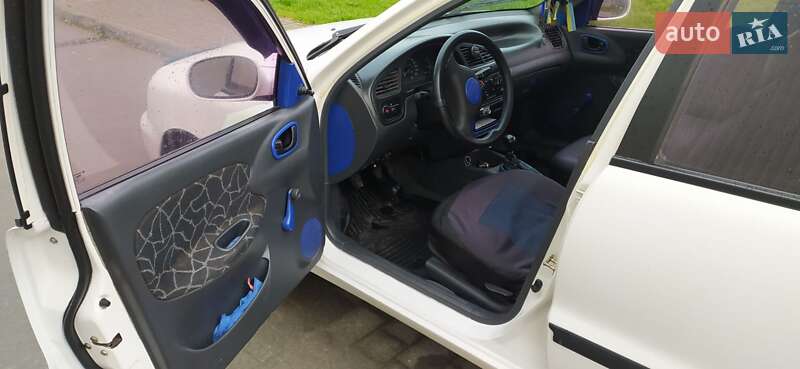 Седан Daewoo Sens 2002 в Львове