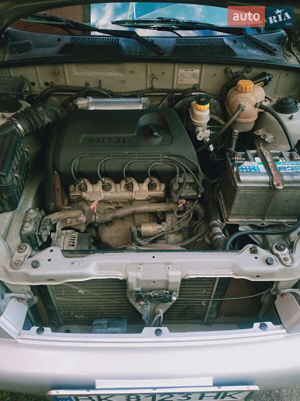 Седан Daewoo Sens 2004 в Сарнах