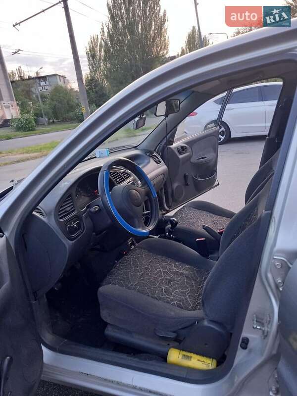 Седан Daewoo Sens 2004 в Запоріжжі
