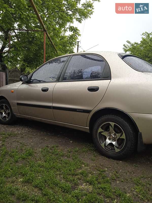 Седан Daewoo Sens 2004 в Новомосковске