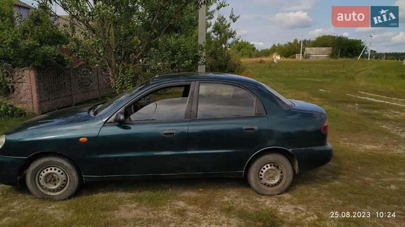 Седан Daewoo Sens 2004 в Вовчанську