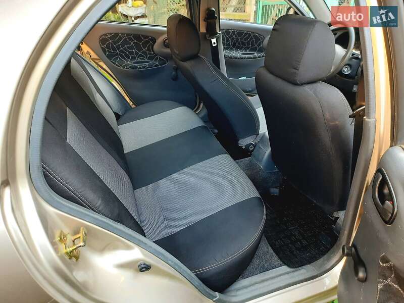 Седан Daewoo Sens 2004 в Ужгороді