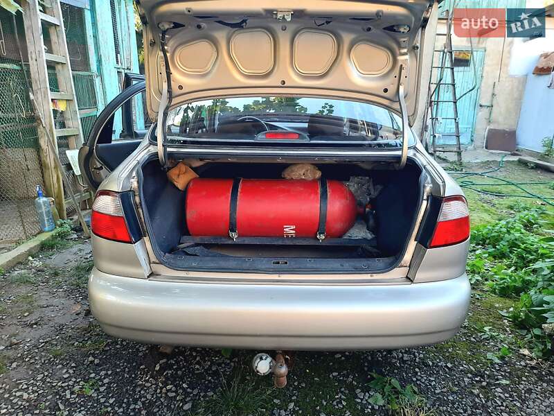 Седан Daewoo Sens 2004 в Ужгороді