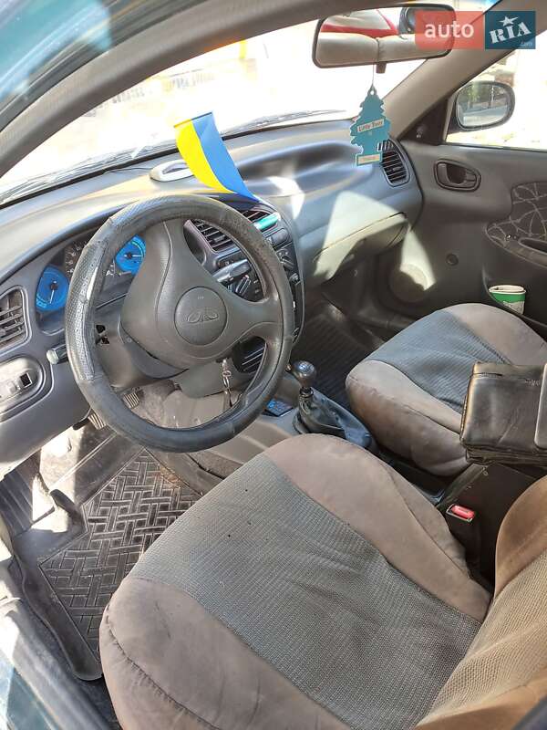 Седан Daewoo Sens 2003 в Днепре