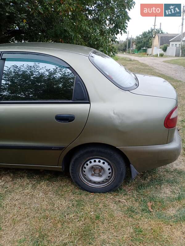 Седан Daewoo Sens 2004 в Синельниковому