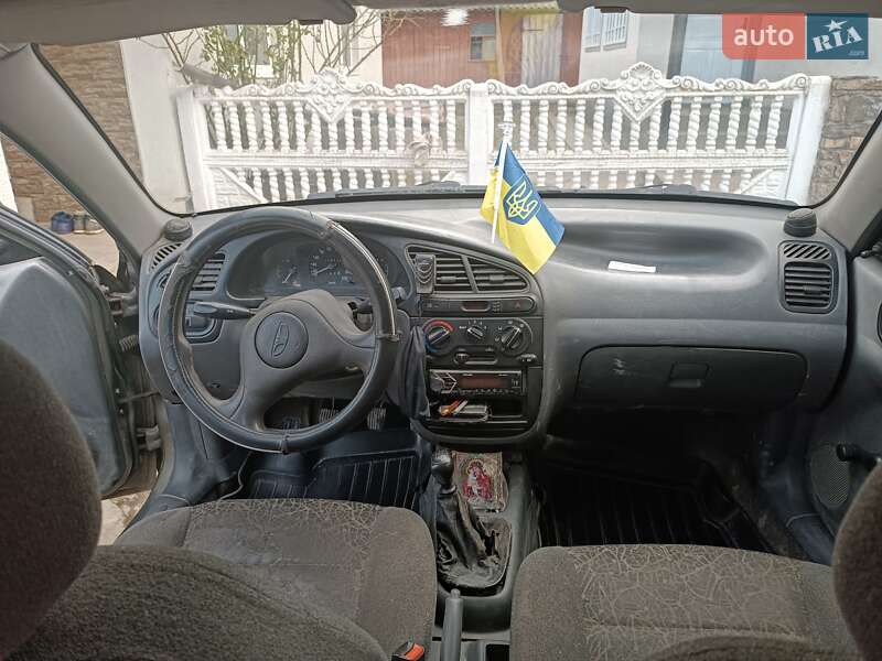 Седан Daewoo Sens 2005 в Борщеве