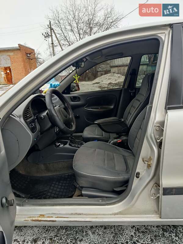 Седан Daewoo Sens 2005 в Сахновщині