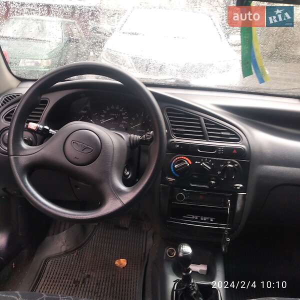 Седан Daewoo Sens 2002 в Первомайске