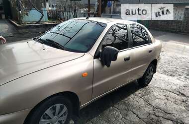 Седан Daewoo Sens 2004 в Первомайську