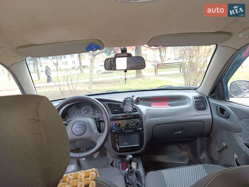 Седан Daewoo Sens 2004 в Тлумаче