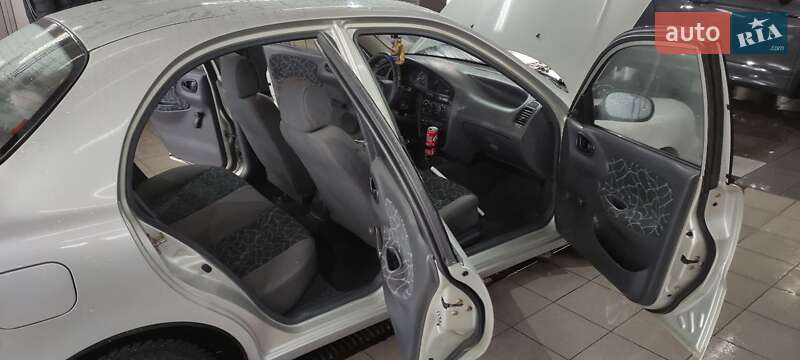 Седан Daewoo Sens 2003 в Вишневом