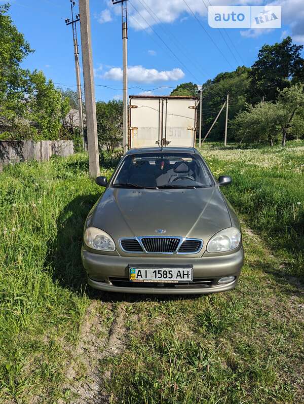 Седан Daewoo Sens 2003 в Косове