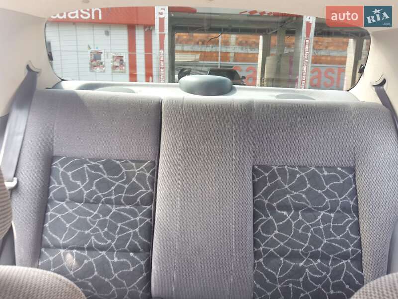 Седан Daewoo Sens 2004 в Хусте