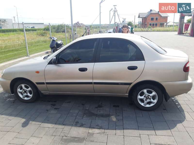 Седан Daewoo Sens 2004 в Хусте