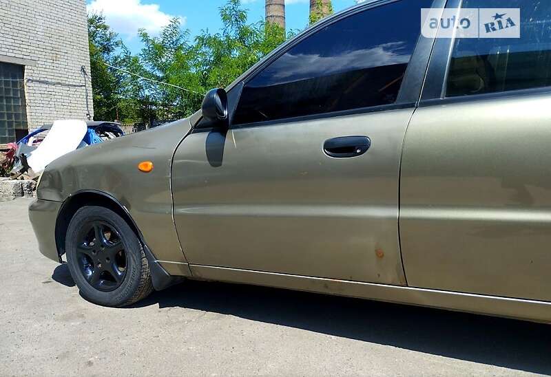 Седан Daewoo Sens 2005 в Синельниковому