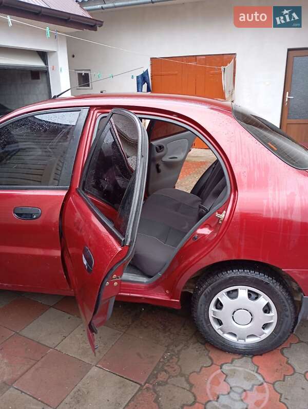 Седан Daewoo Sens 2005 в Хырове