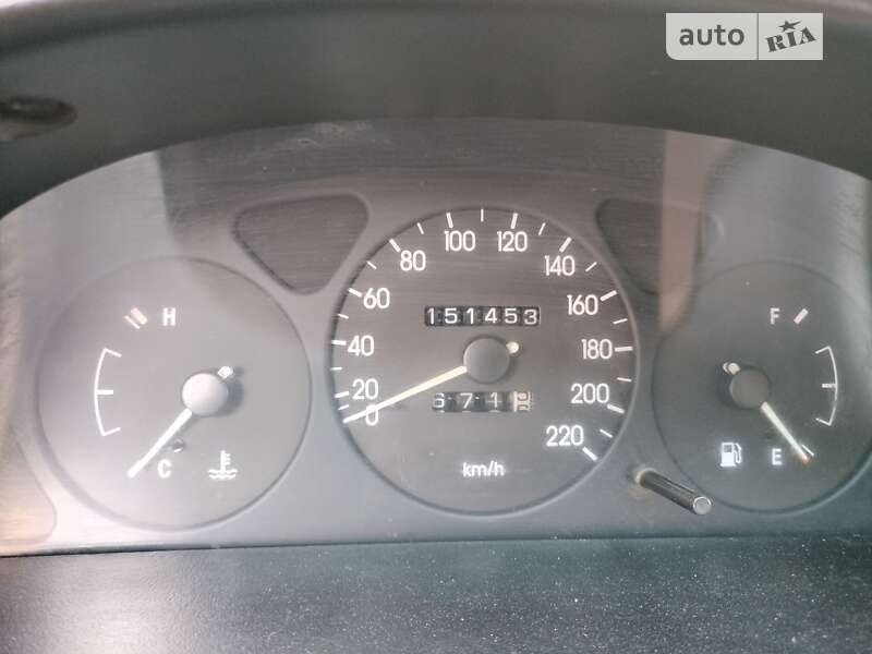 Седан Daewoo Sens 2004 в Львове