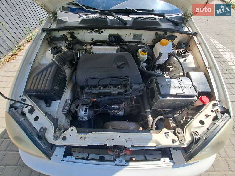 Седан Daewoo Sens 2004 в Днепре