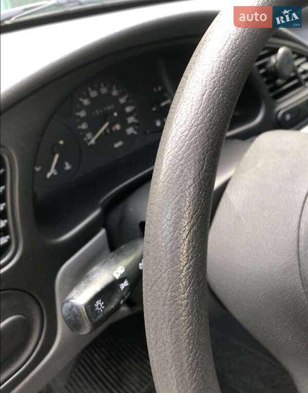 Седан Daewoo Sens 2003 в Запорожье