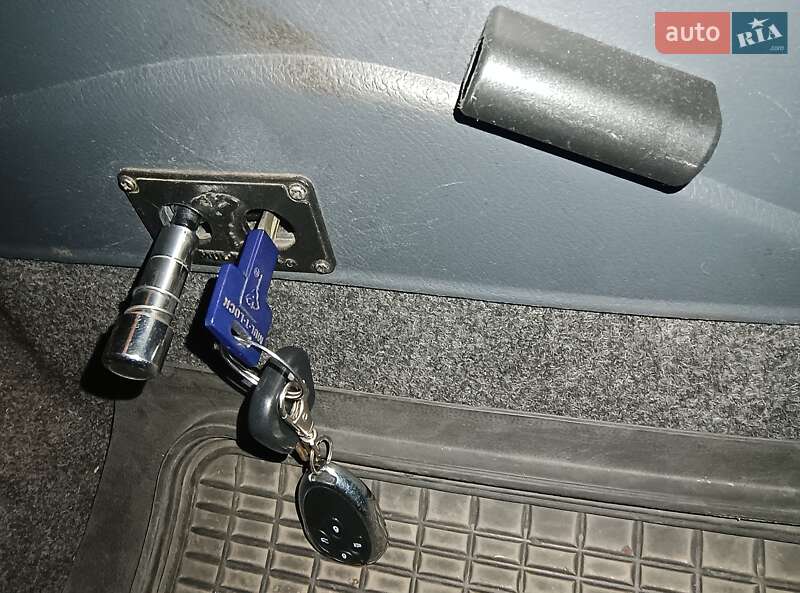 Седан Daewoo Sens 2004 в Стрые