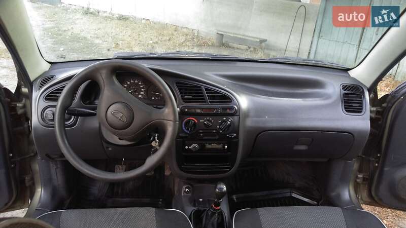 Седан Daewoo Sens 2005 в Новомиргороде