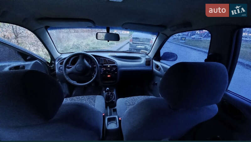 Седан Daewoo Sens 2004 в Львові
