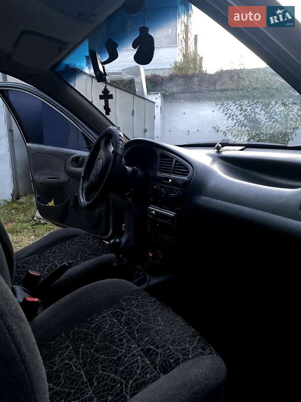 Седан Daewoo Sens 2004 в Черкасах