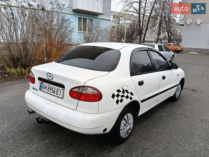 Седан Daewoo Sens 2002 в Малині