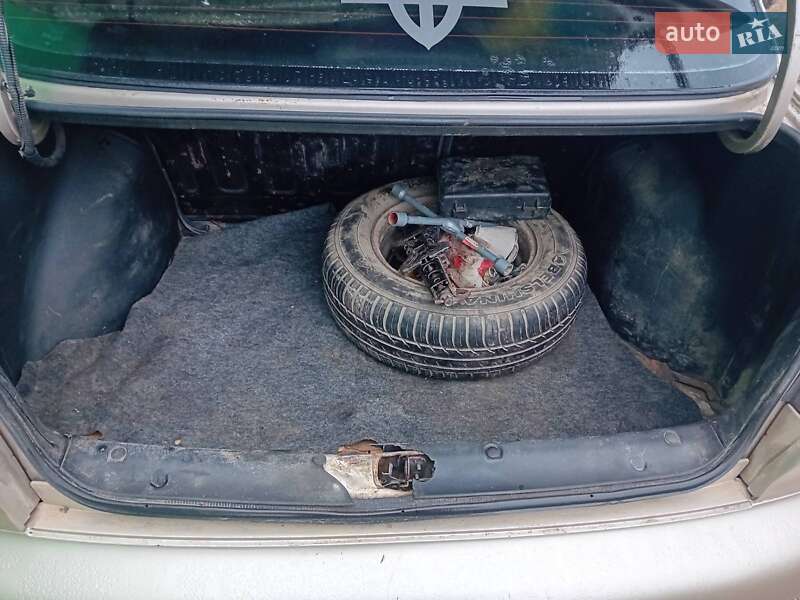 Седан Daewoo Sens 2004 в Тернополі