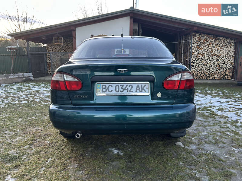Седан Daewoo Sens 2003 в Новояворівську