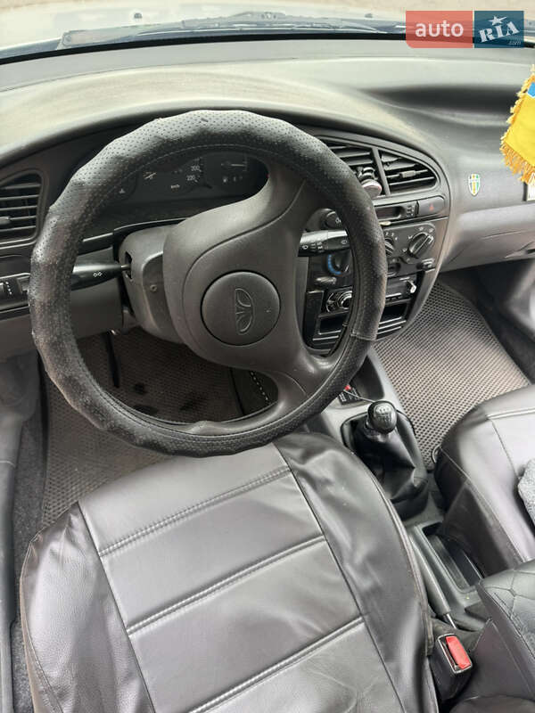 Седан Daewoo Sens 2004 в Олександрії
