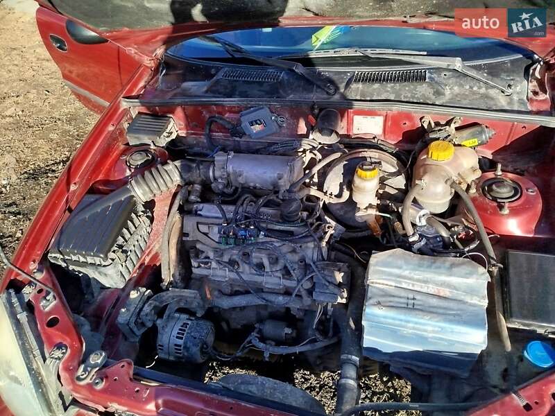 Седан Daewoo Sens 2004 в Ивано-Франковске
