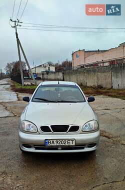 Седан Daewoo Sens 2002 в Вольногорске