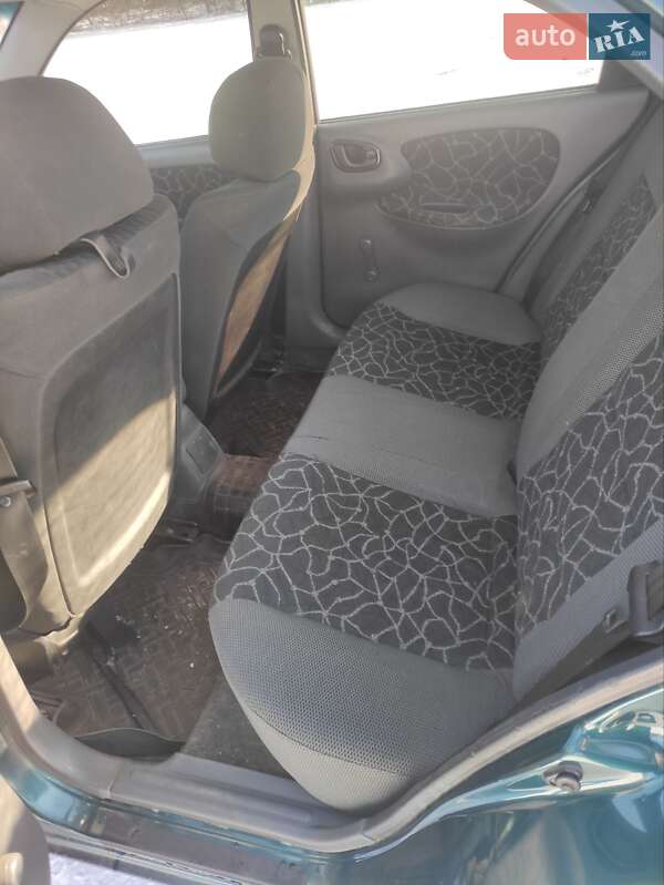 Седан Daewoo Sens 2003 в Ніжині