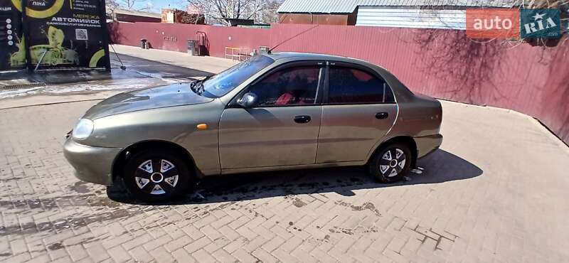 Седан Daewoo Sens 2004 в Херсоні