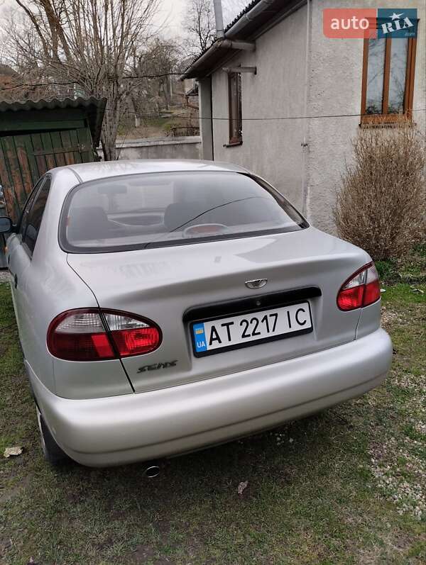 Седан Daewoo Sens 2004 в Долині